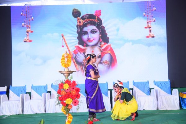 kb-girl bhartanatyam